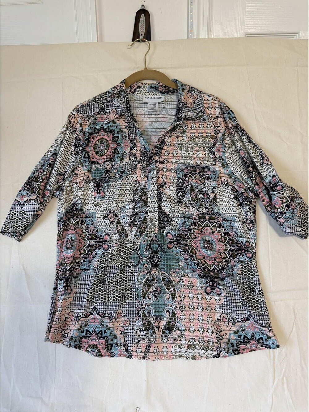 C.D. Petites Women's Patterned Button-Up Shirt Petite Medium